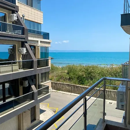 شقة Sunrise Apartments, بوموري