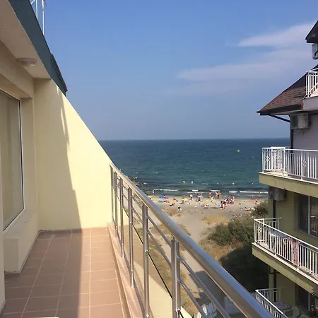 Sunrise Apartments, 아파트 *